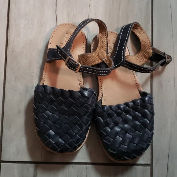 The Humble Soles Sandals - Picture 3 of 6